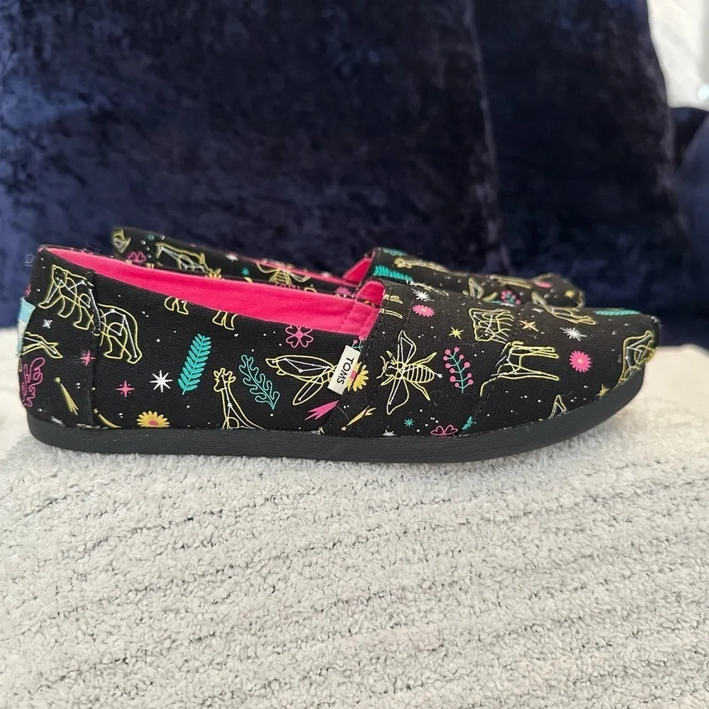 NWOT Toms Alpargata Black  Animal Constellations Glow in The Dark Print